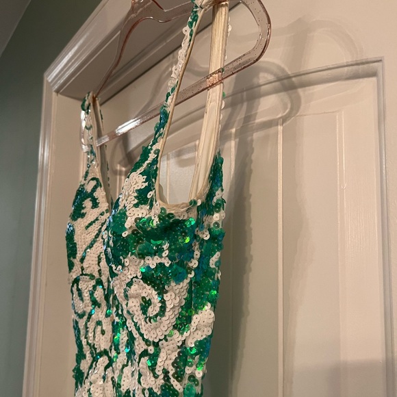 Jovani - 08257 Sleeveless Floral Sequin Long Gown size 2 - Picture 4 of 11